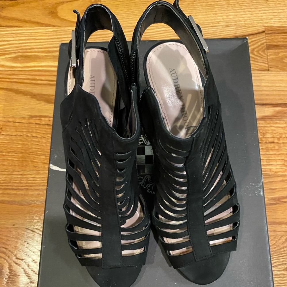 Women cut out boots! Very comfortable